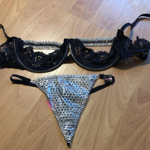 Rhinestone panties & lace bra set - Picture 5 of 8